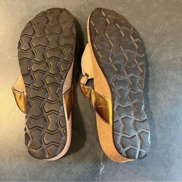 White Mountain sz 7 Abby embellished thong sandals wedge - Picture 11 of 16